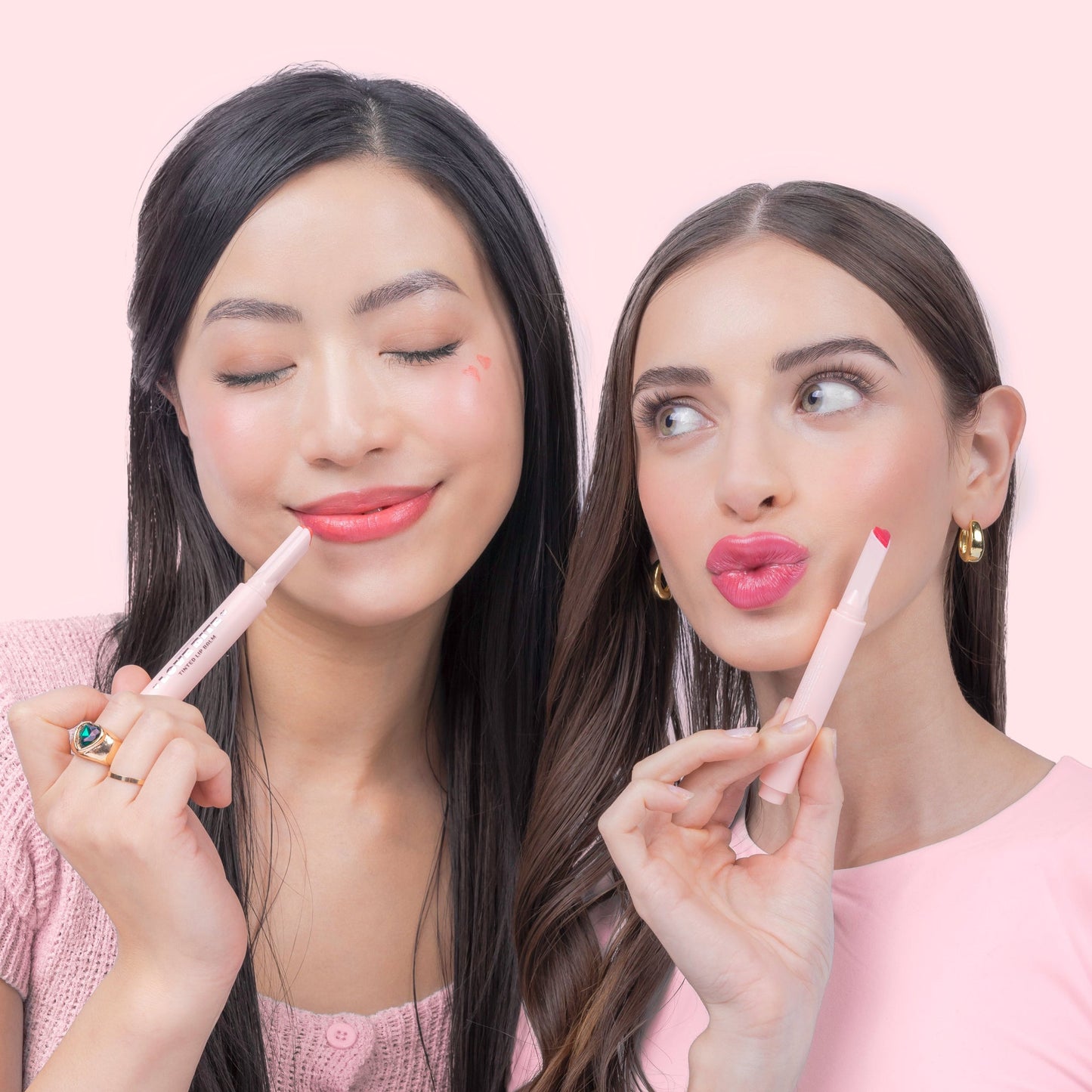 BALSAMO LABIAL CON COLOR LOVE BITE KARA BEAUTY