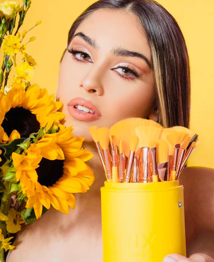 COLECCION WEEKDAYS BROCHAS TUBO 24 PCS CLUX