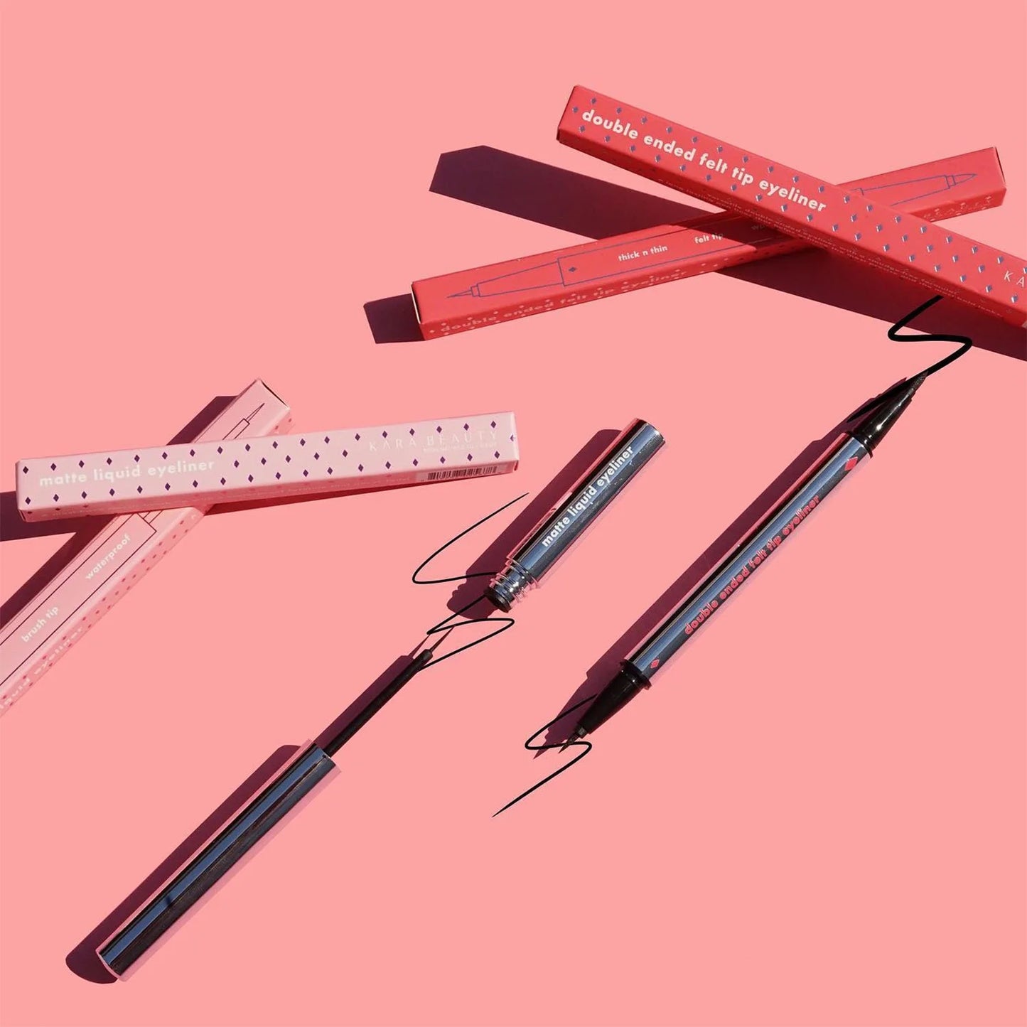 DELINEADOR DE OJOS LIQUIDO DE DOBLE PUNTA DE FIELTRO KARA BEAUTY